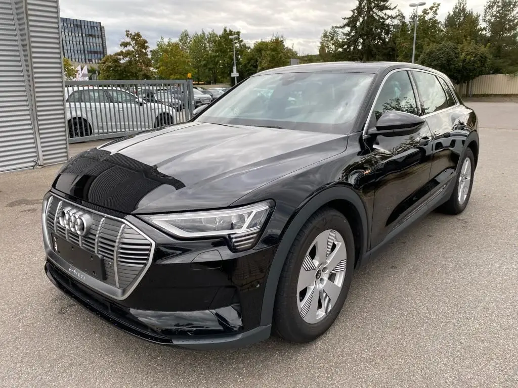 Photo 1 : Audi E-tron 2022 Non renseigné