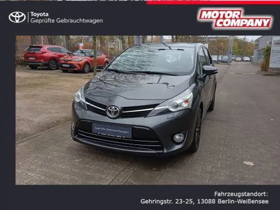 Photo 1 : Toyota Verso 2017 Petrol