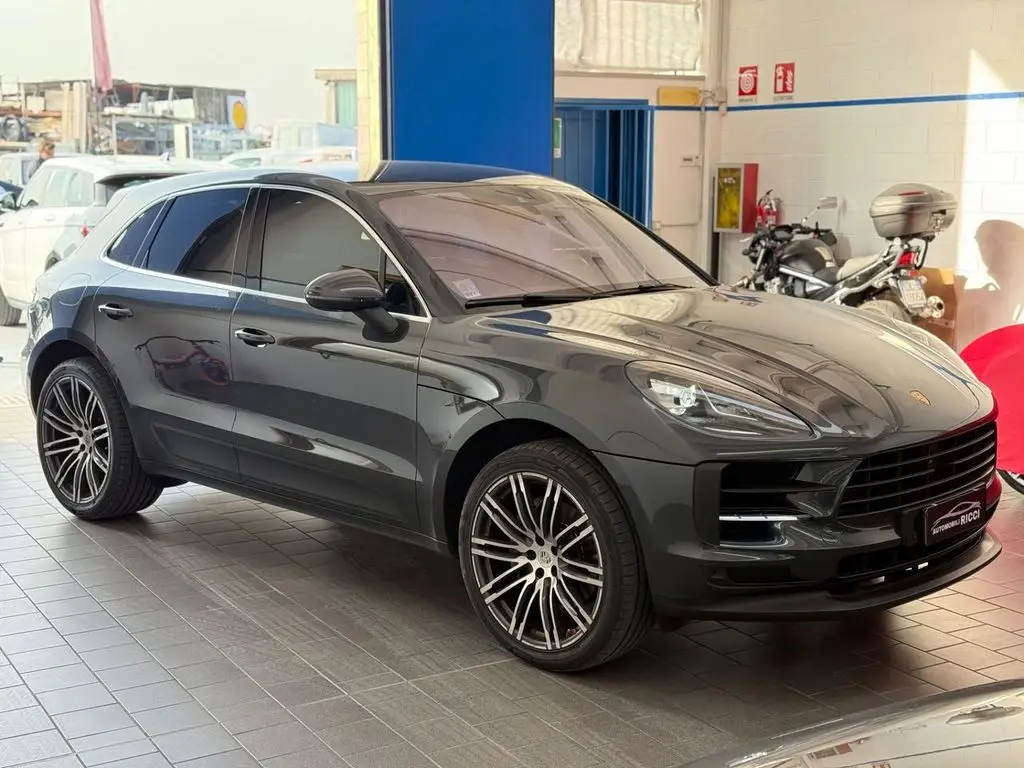 Photo 1 : Porsche Macan 2019 Essence