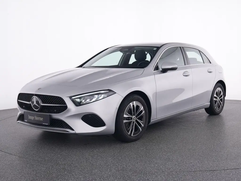 Photo 1 : Mercedes-benz Classe A 2023 Essence