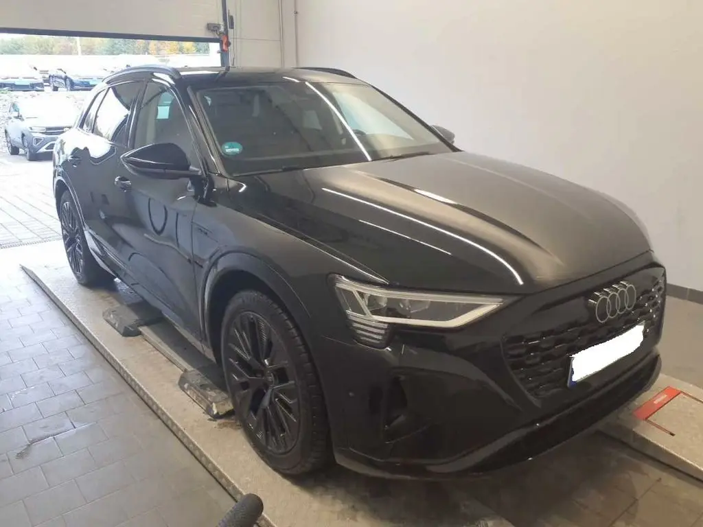 Photo 1 : Audi Q8 2023 Non renseigné