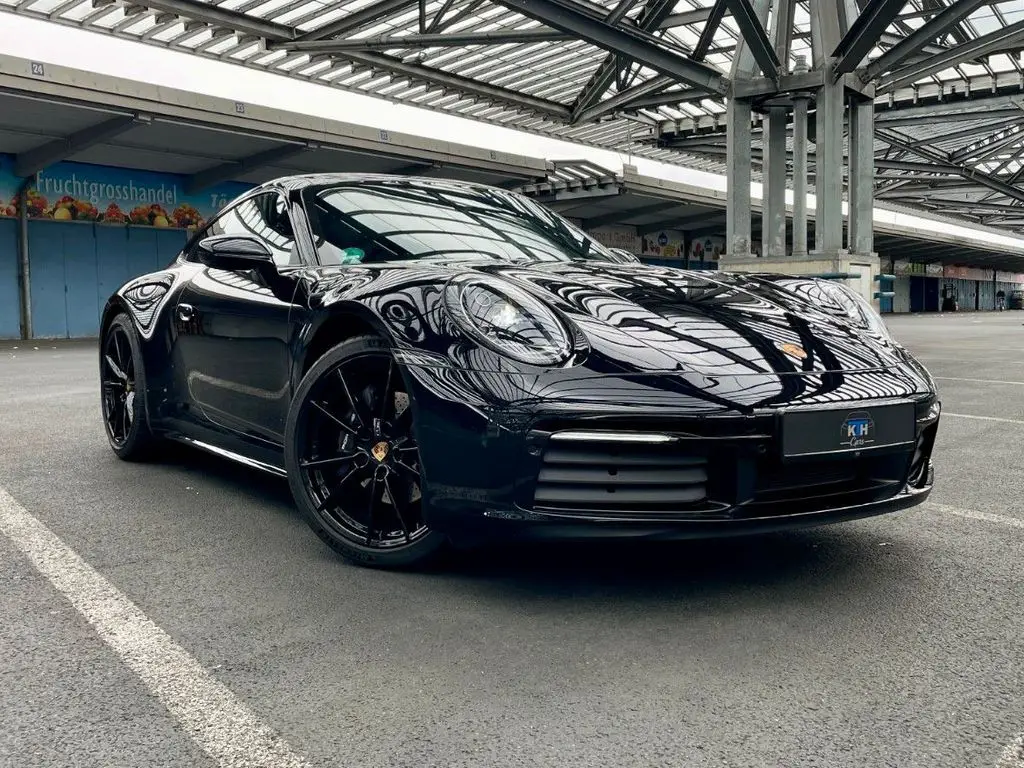 Photo 1 : Porsche 992 2023 Essence