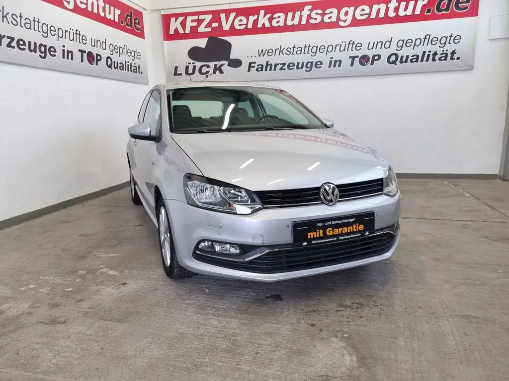 Photo 1 : Volkswagen Polo 2016 Petrol