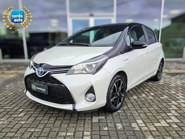 Photo 1 : Toyota Yaris 2017 Hybrid