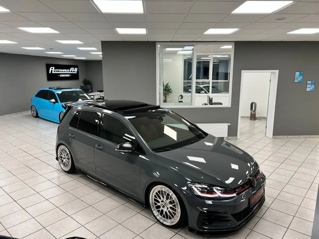 Photo 1 : Volkswagen Golf 2019 Essence