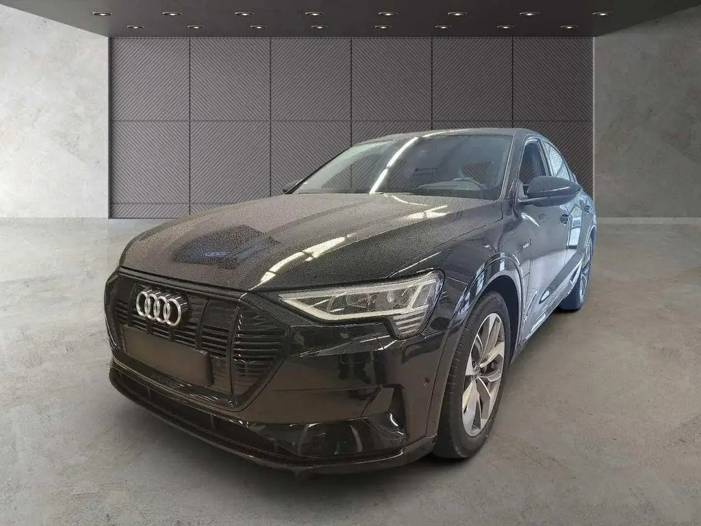 Photo 1 : Audi E-tron 2022 Not specified