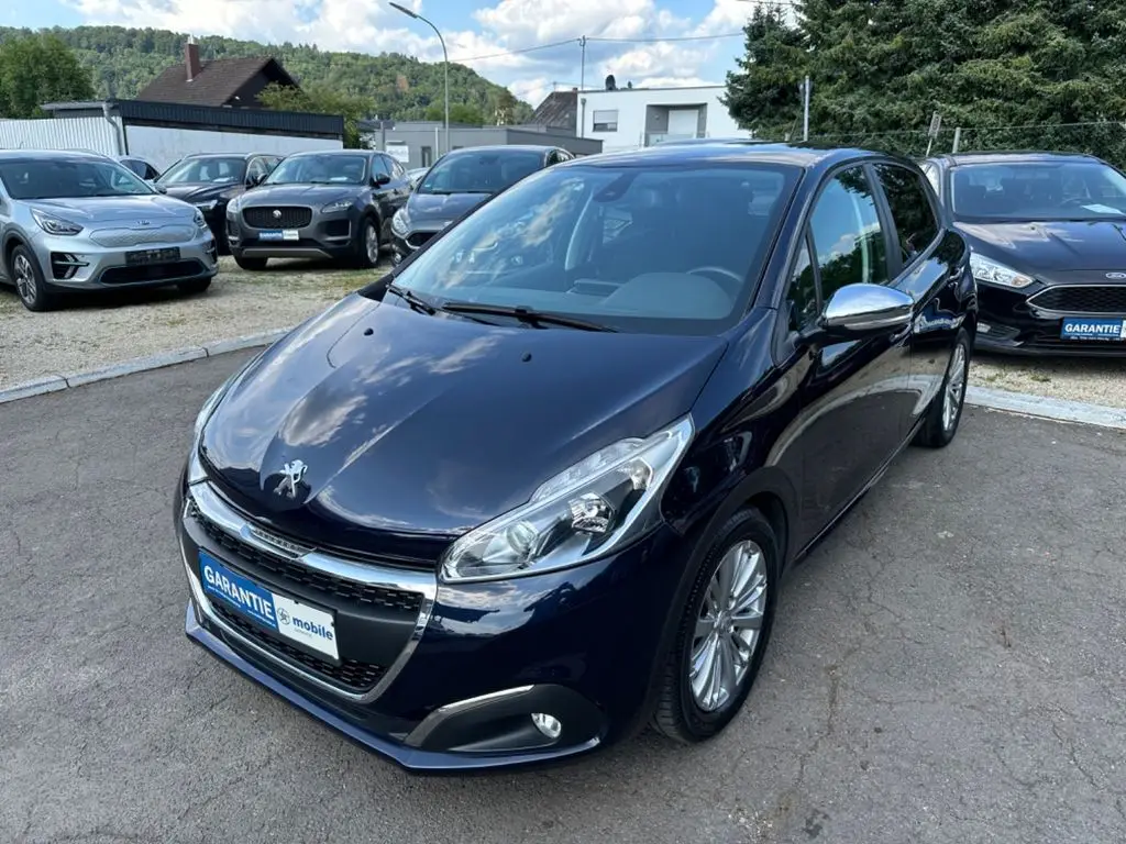 Photo 1 : Peugeot 208 2019 Petrol