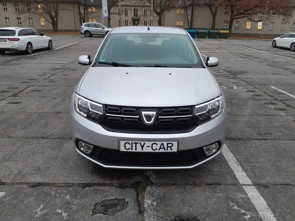 Photo 1 : Dacia Sandero 2017 Petrol