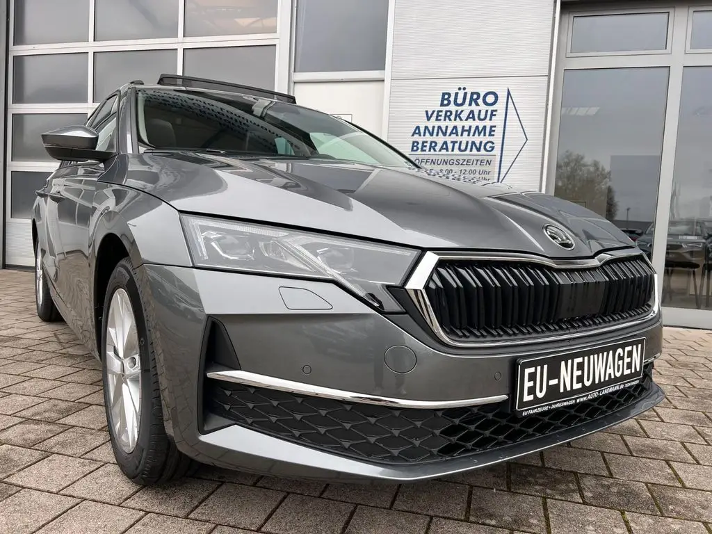 Photo 1 : Skoda Octavia 2024 Petrol