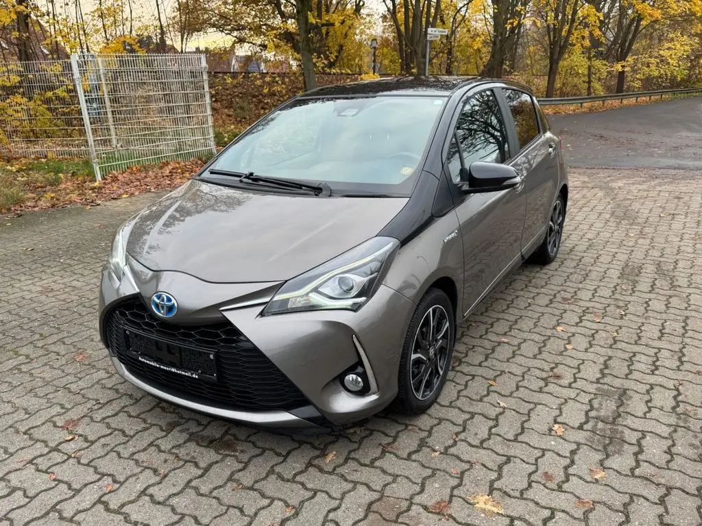 Photo 1 : Toyota Yaris 2017 Hybrid