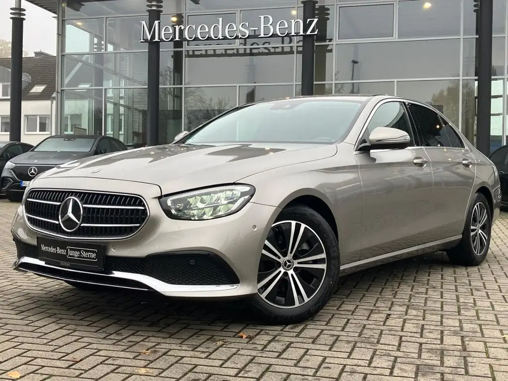 Photo 1 : Mercedes-benz Classe E 2023 Petrol