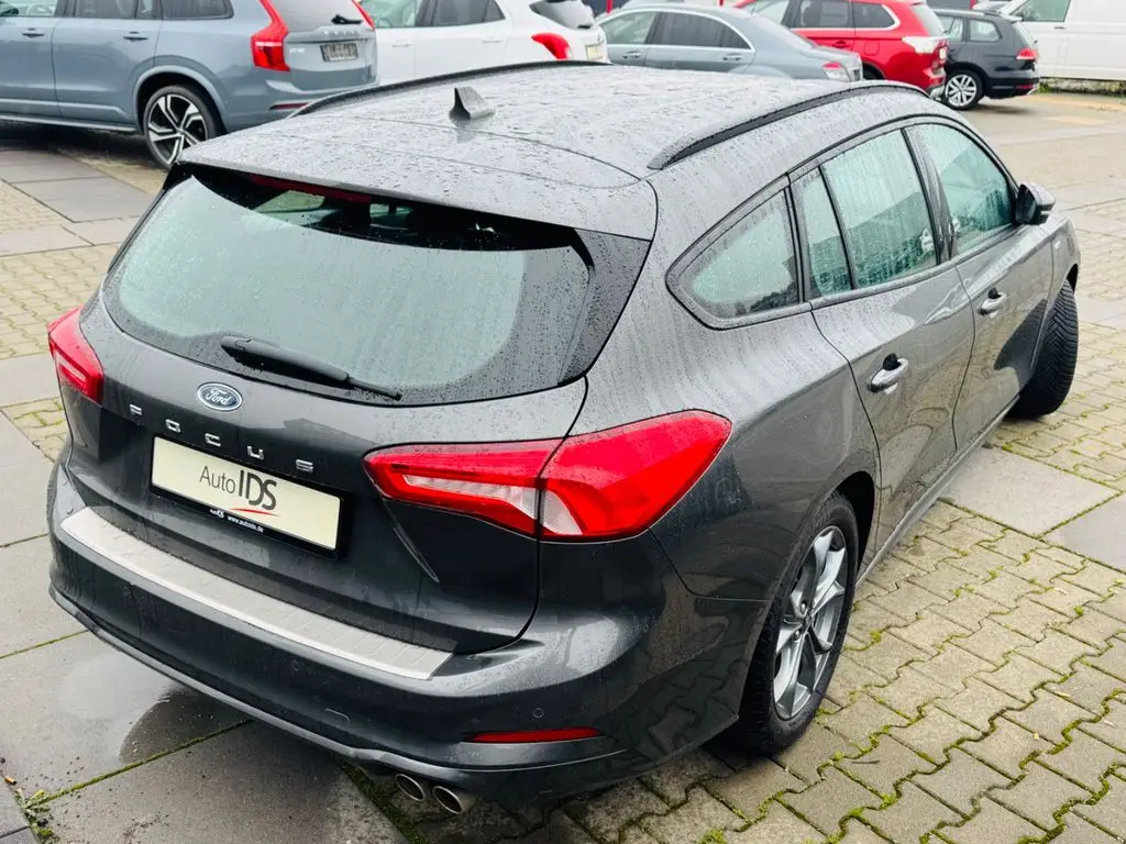 Photo 1 : Ford Focus 2019 Petrol