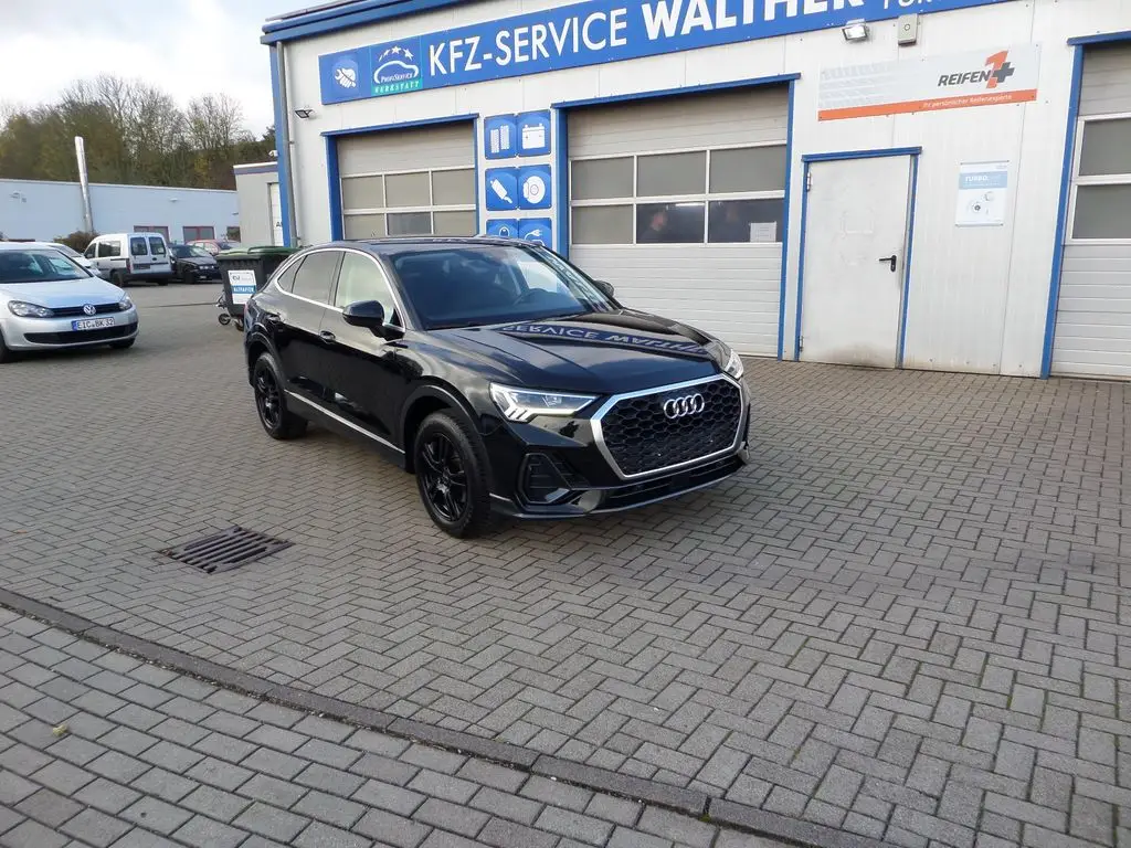 Photo 1 : Audi Q3 2020 Petrol