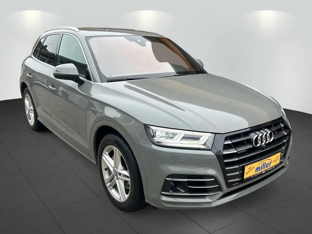 Photo 1 : Audi Q5 2021 Hybrid