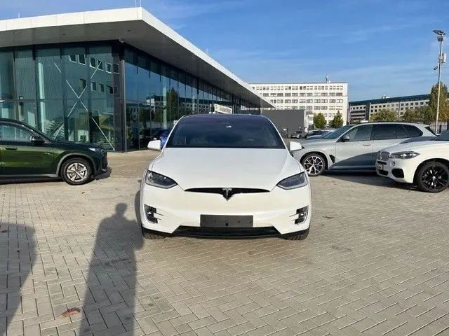 Photo 1 : Tesla Model X 2018 Non renseigné