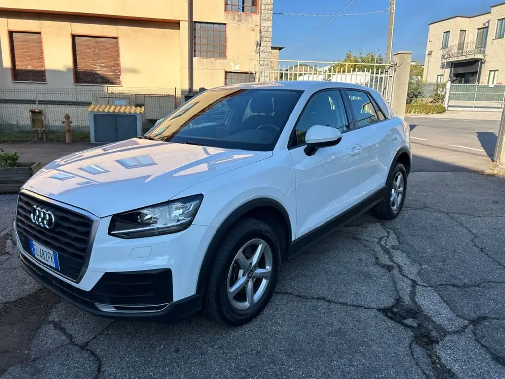 Photo 1 : Audi Q2 2017 Diesel