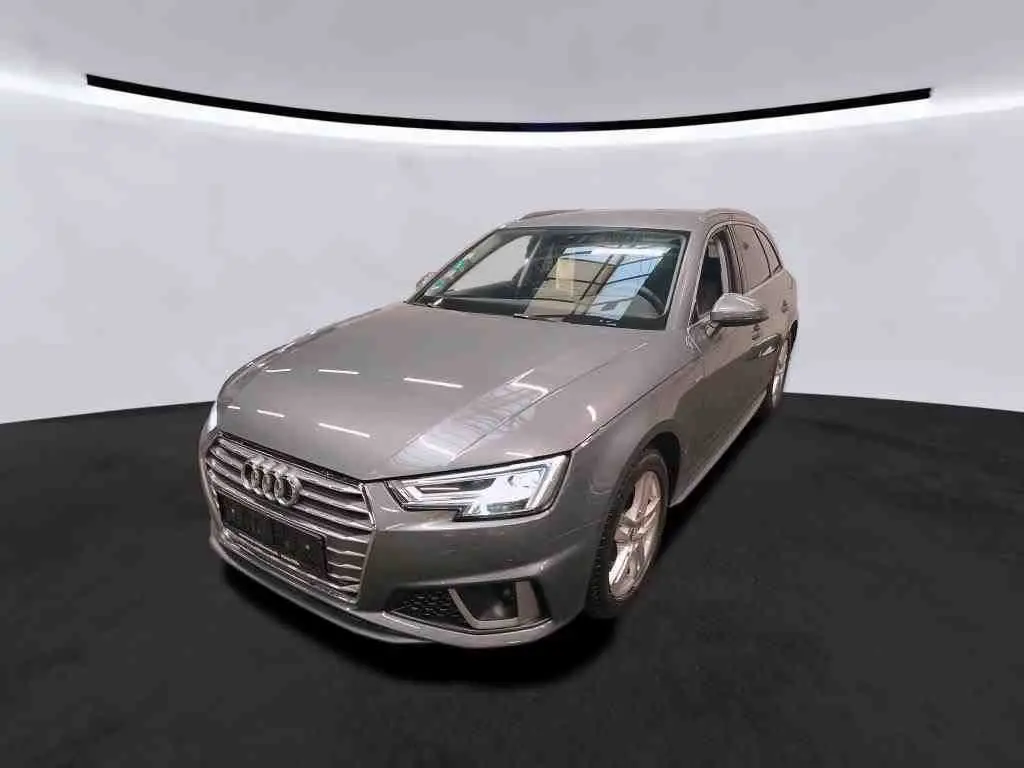 Photo 1 : Audi A4 2019 Petrol