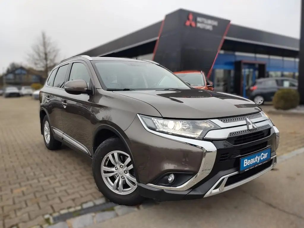 Photo 1 : Mitsubishi Outlander 2019 Petrol