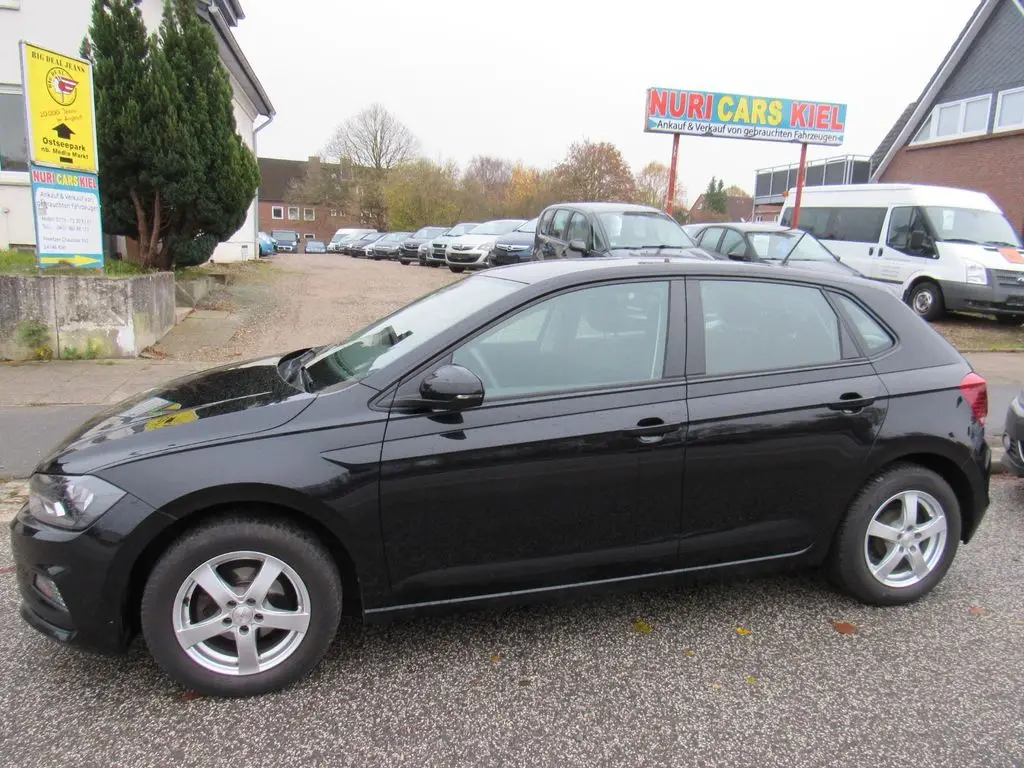 Photo 1 : Volkswagen Polo 2018 Petrol