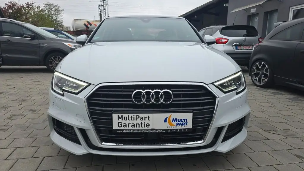 Photo 1 : Audi A3 2019 Petrol