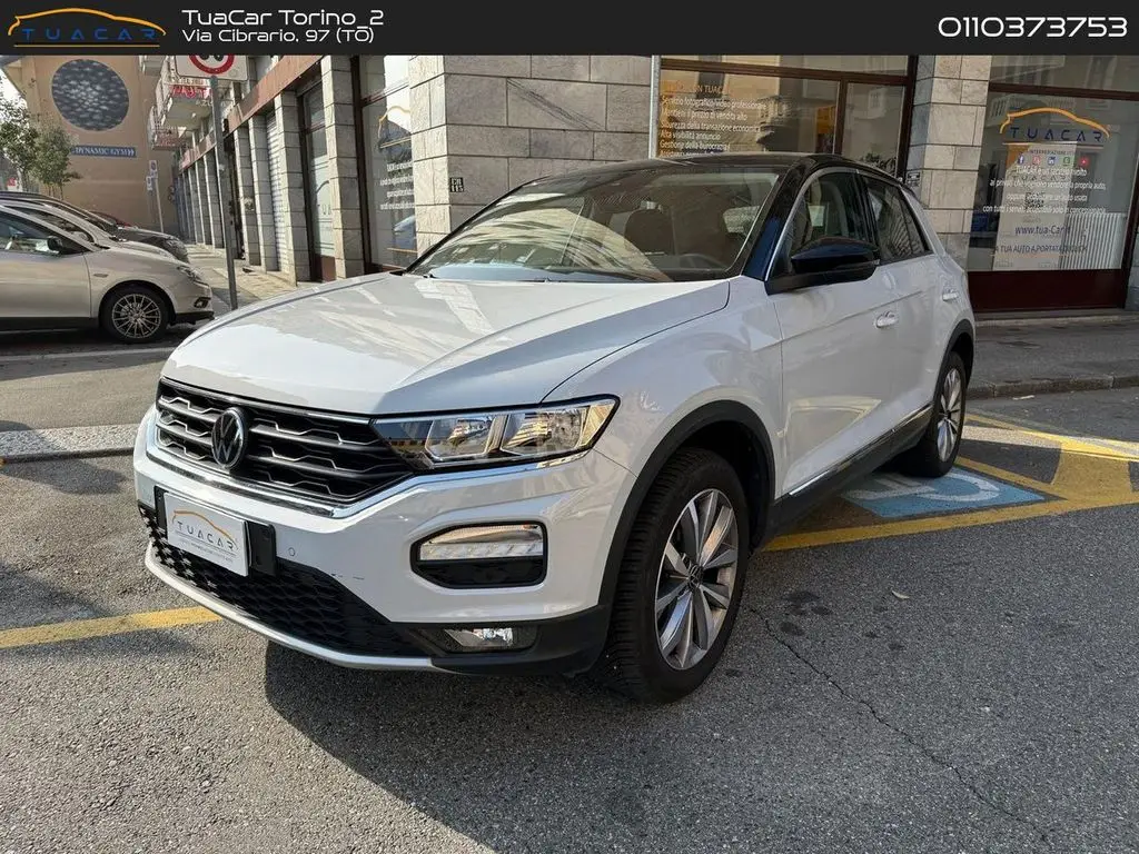 Photo 1 : Volkswagen T-roc 2022 Essence