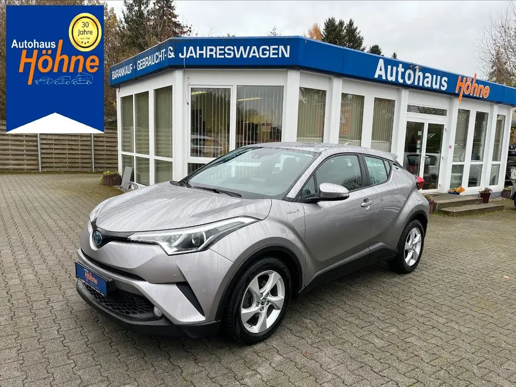 Photo 1 : Toyota C-hr 2018 Hybrid