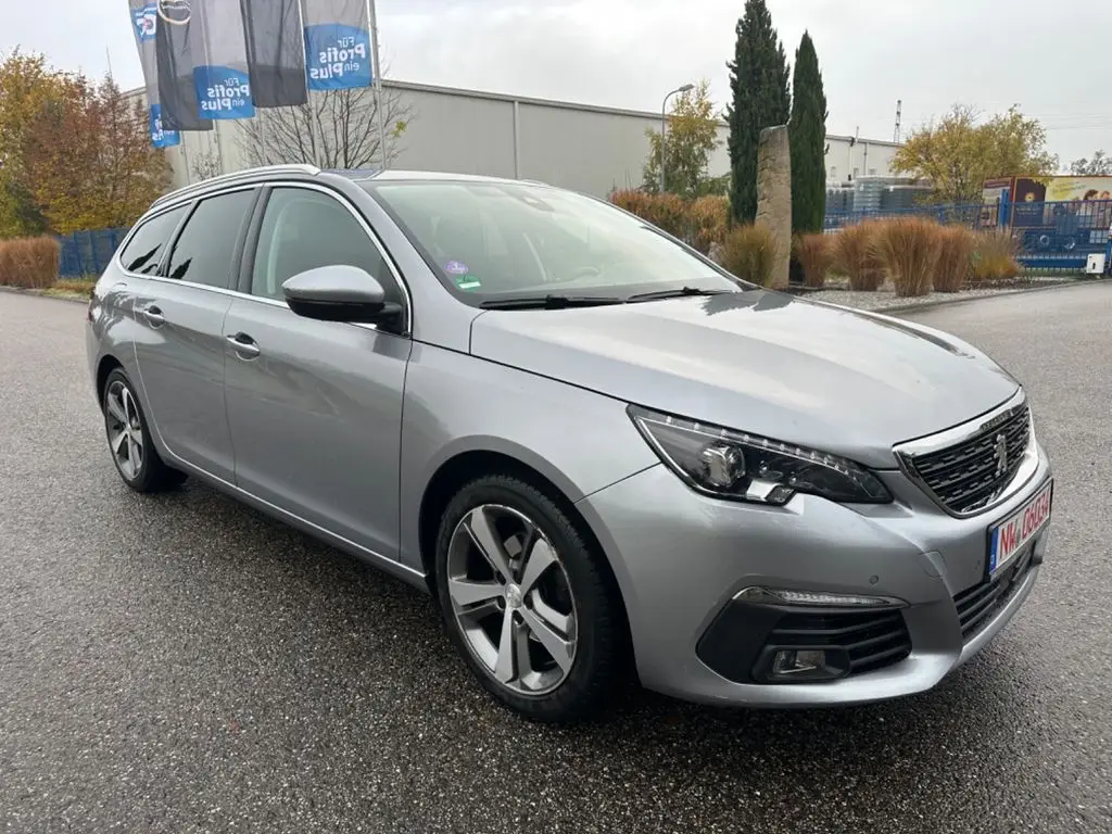 Photo 1 : Peugeot 308 2017 Essence