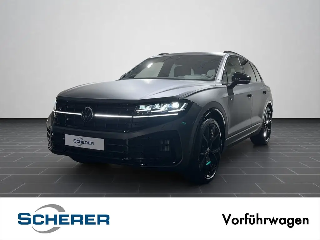 Photo 1 : Volkswagen Touareg 2024 Hybrid