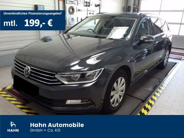 Photo 1 : Volkswagen Passat 2018 Petrol