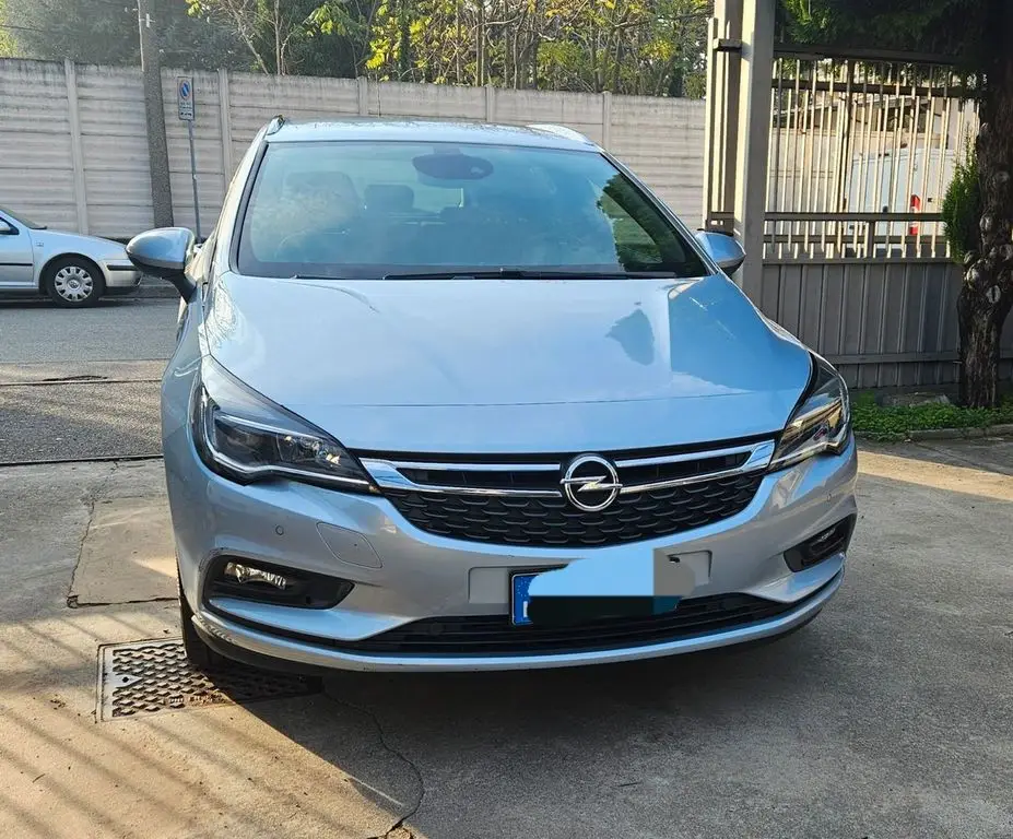 Photo 1 : Opel Astra 2019 Autres