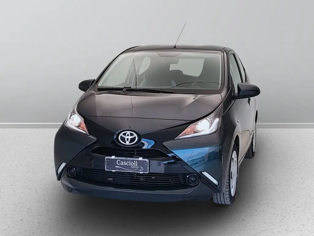 Photo 1 : Toyota Aygo X 2018 Petrol