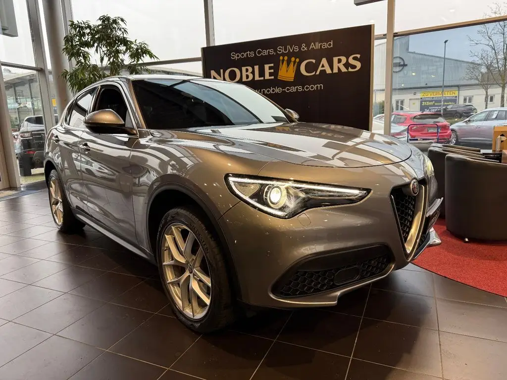 Photo 1 : Alfa Romeo Stelvio 2020 Essence