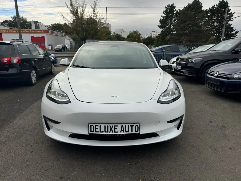 Photo 1 : Tesla Model 3 2022 Non renseigné