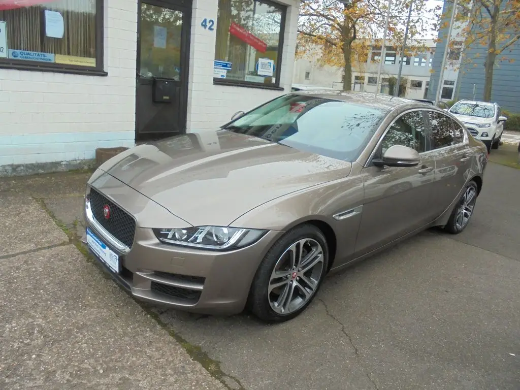 Photo 1 : Jaguar Xe 2015 Diesel