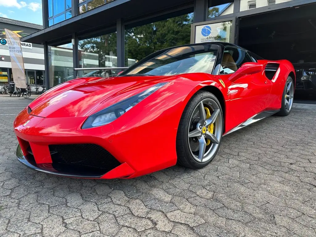 Photo 1 : Ferrari 488 2018 Essence