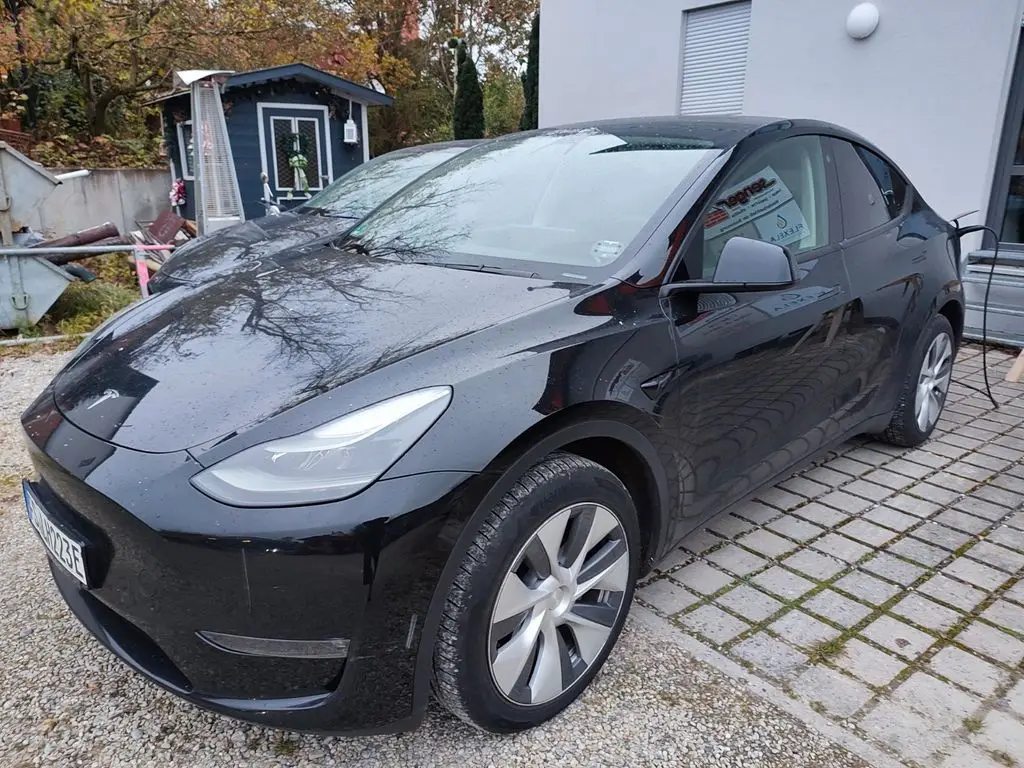 Photo 1 : Tesla Model Y 2022 Non renseigné