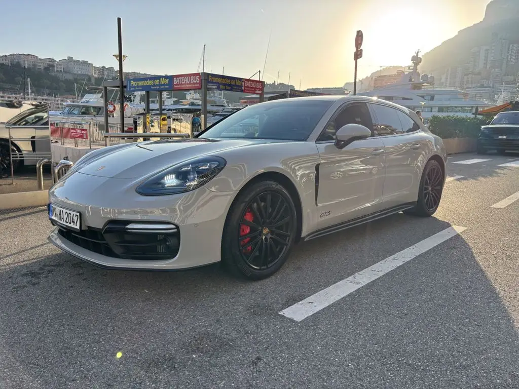 Photo 1 : Porsche Panamera 2019 Essence