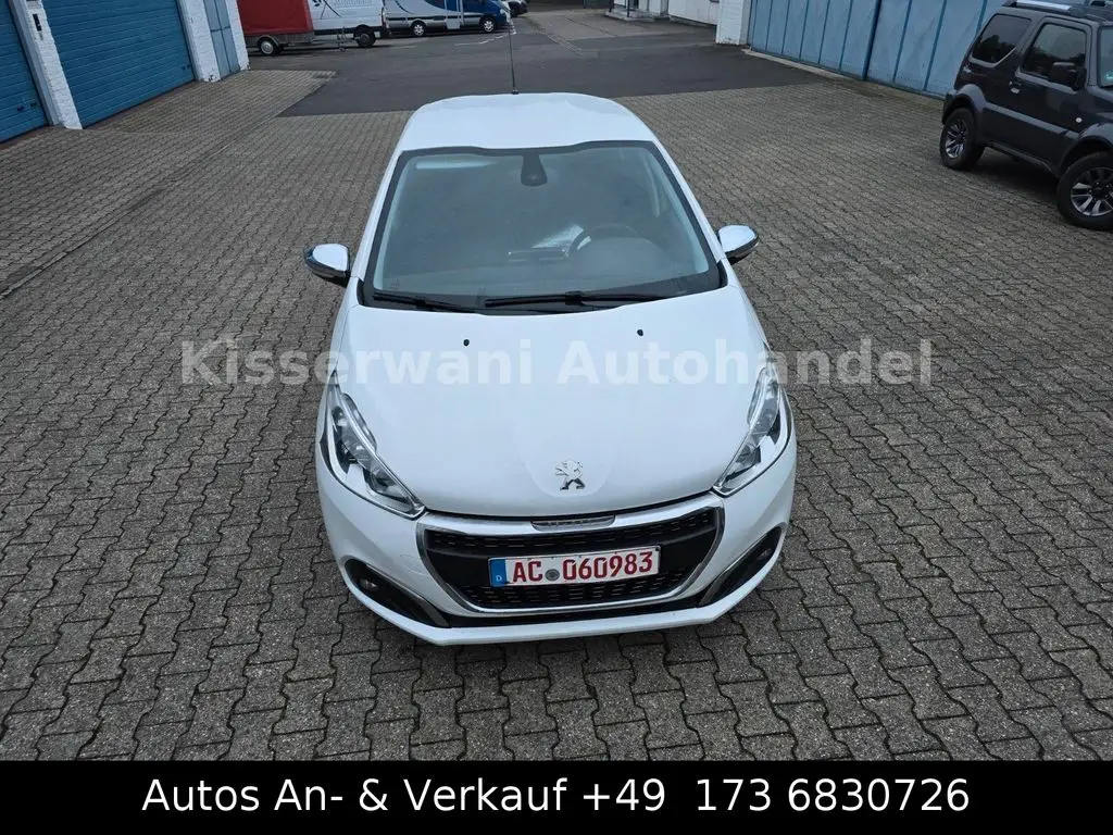 Photo 1 : Peugeot 208 2016 Petrol