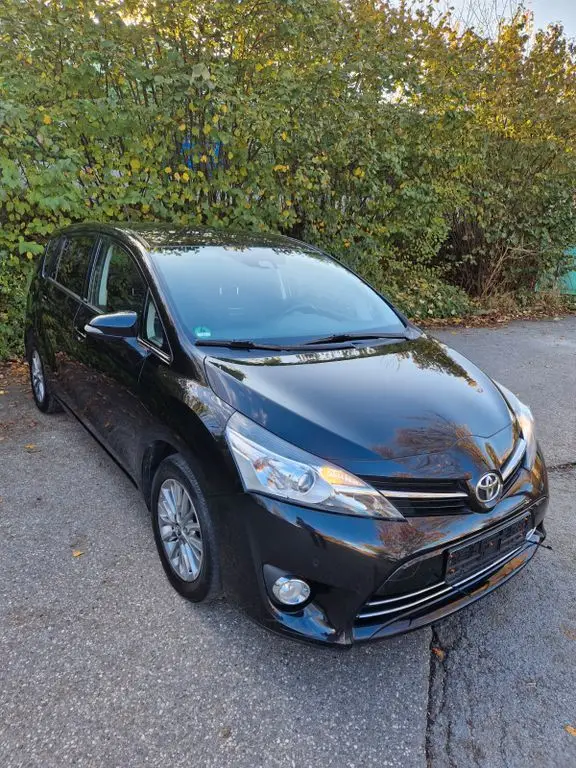 Photo 1 : Toyota Verso 2016 Diesel