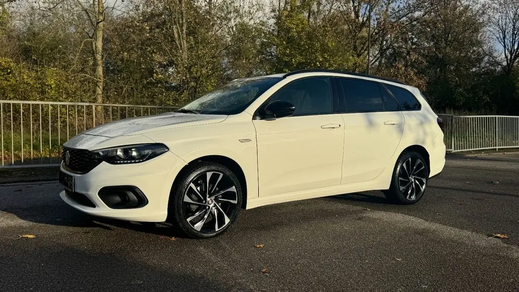 Photo 1 : Fiat Tipo 2018 Diesel