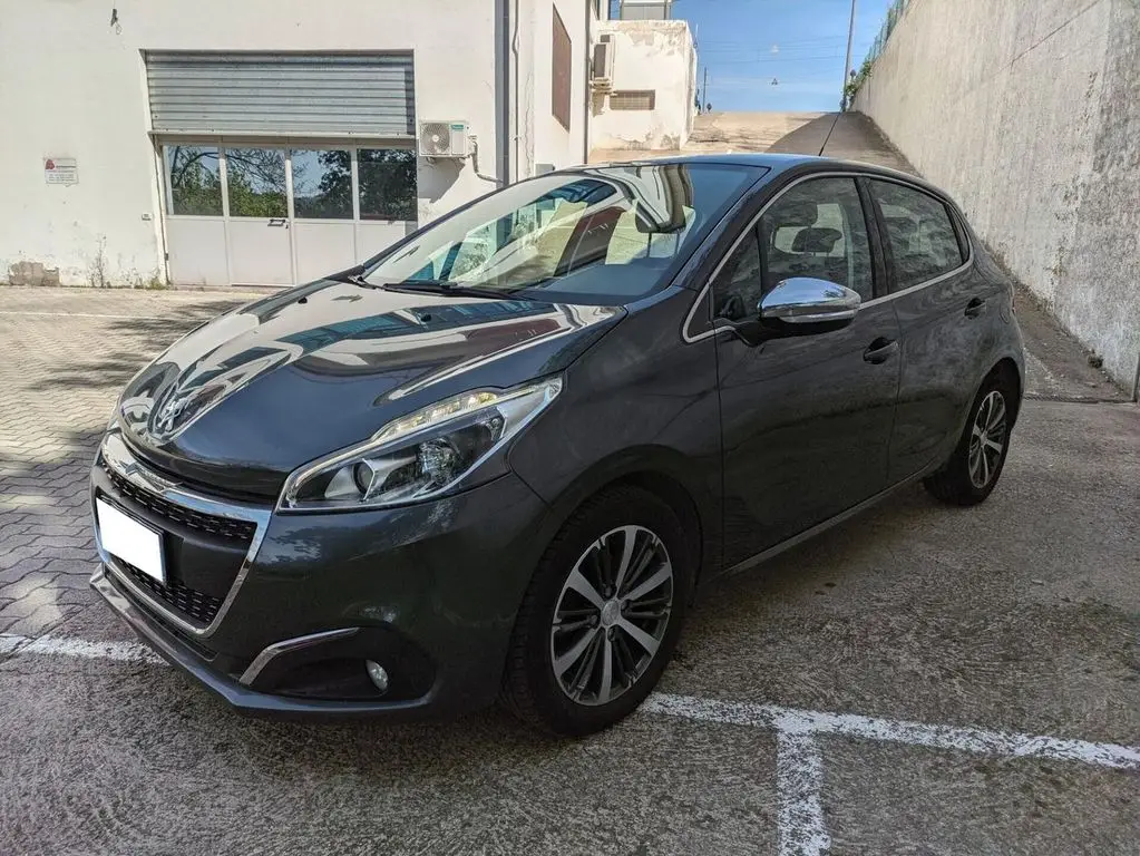 Photo 1 : Peugeot 208 2017 Diesel