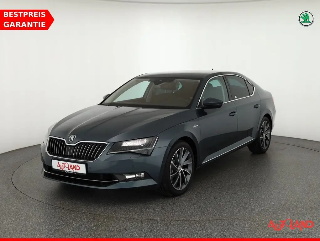 Photo 1 : Skoda Superb 2018 Essence