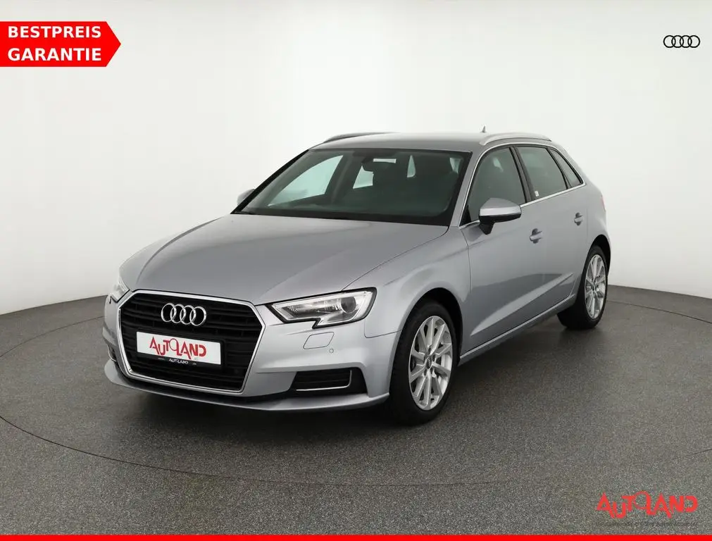 Photo 1 : Audi A3 2017 Petrol