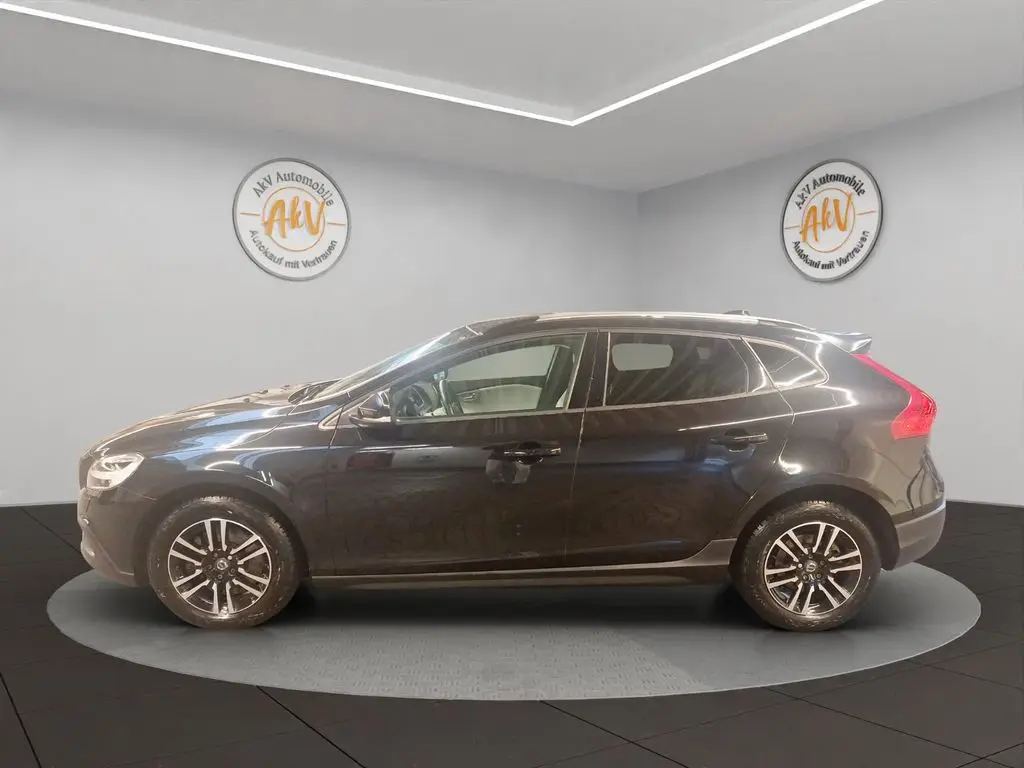 Photo 1 : Volvo V40 2018 Essence