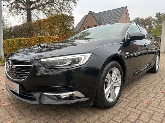 Photo 1 : Opel Insignia 2019 Essence