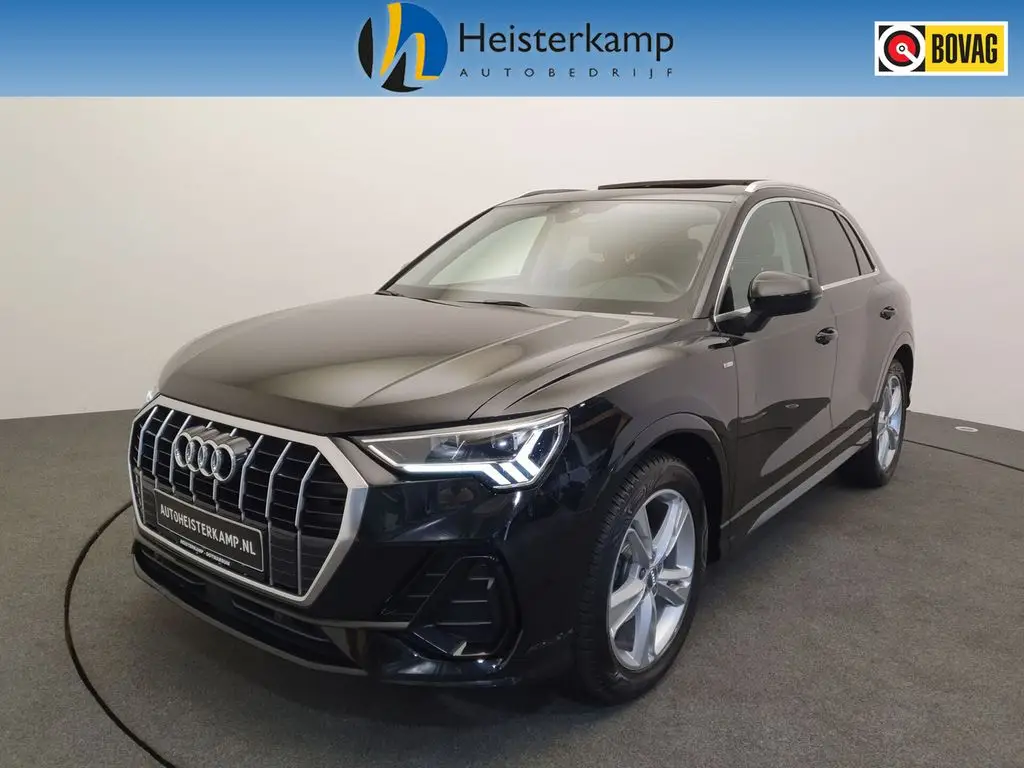 Photo 1 : Audi Q3 2019 Petrol