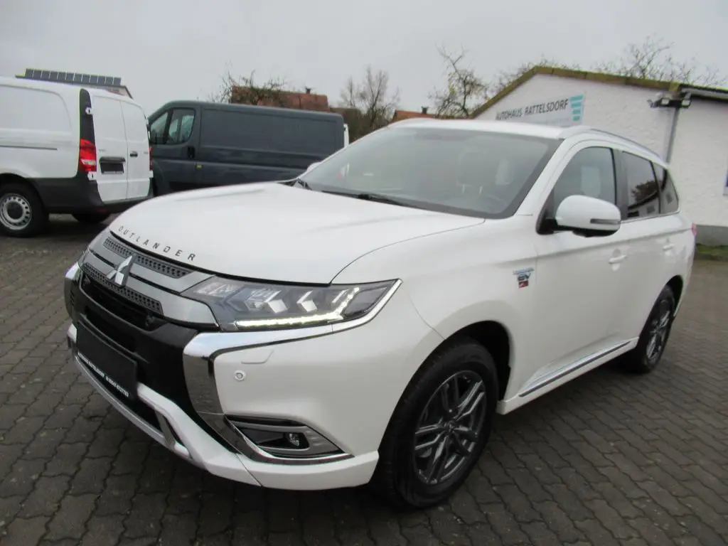 Photo 1 : Mitsubishi Outlander 2021 Hybride