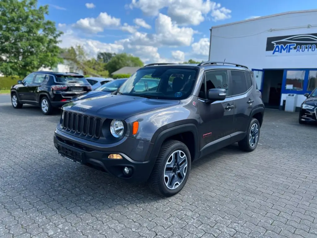 Photo 1 : Jeep Renegade 2016 Diesel