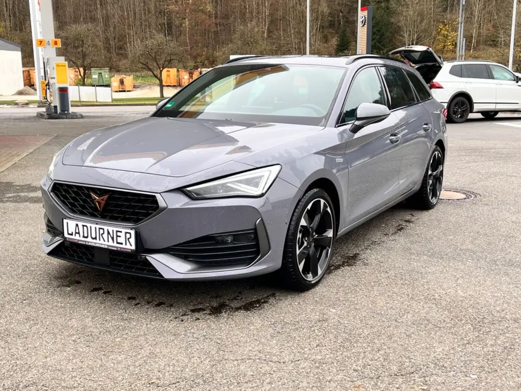 Photo 1 : Cupra Leon 2024 Petrol