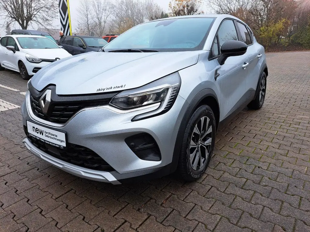 Photo 1 : Renault Captur 2023 Essence